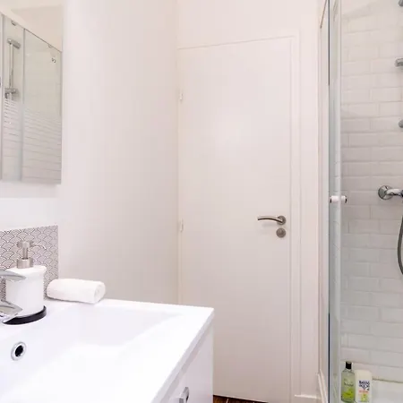 Centre - And Functional Ap. *