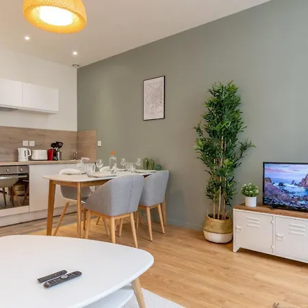 Apartment Centre - And Functional Ap. *
